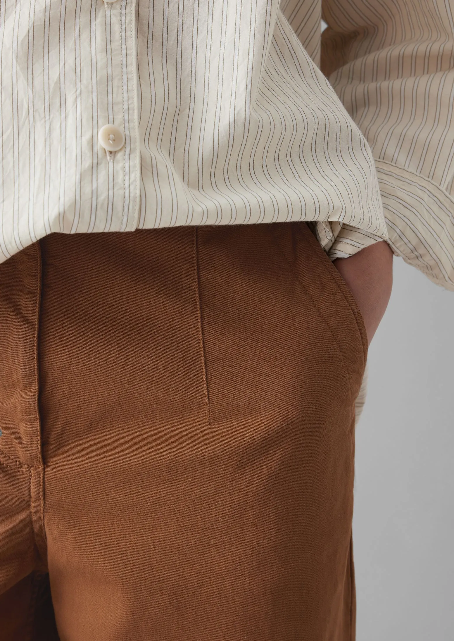 Darted Cotton Twill Pants | Russet