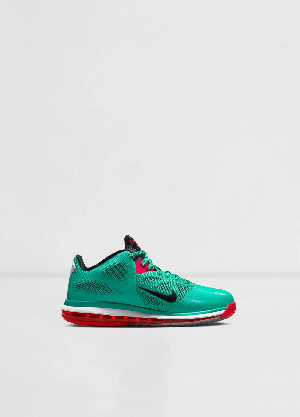 LeBron 9 Low 'Reverse Liverpool' Sneakers