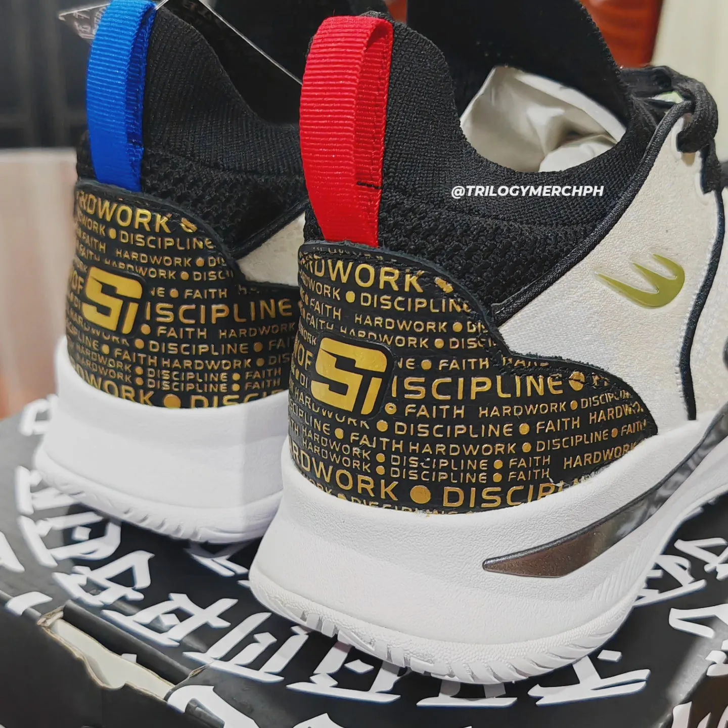 WB x Scottie 2 "HERO" (White/Black)(WBM-0124)